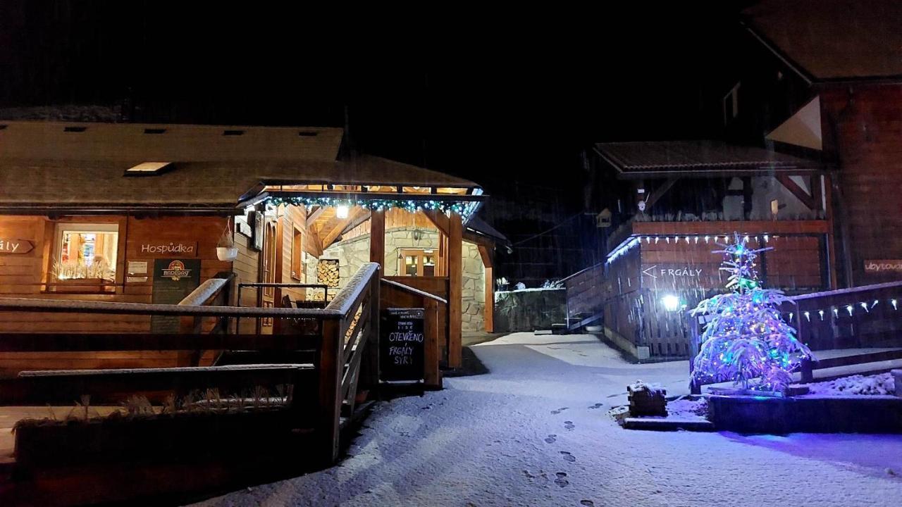 Hotel U Vesele Lisky Hutisko Exterior foto