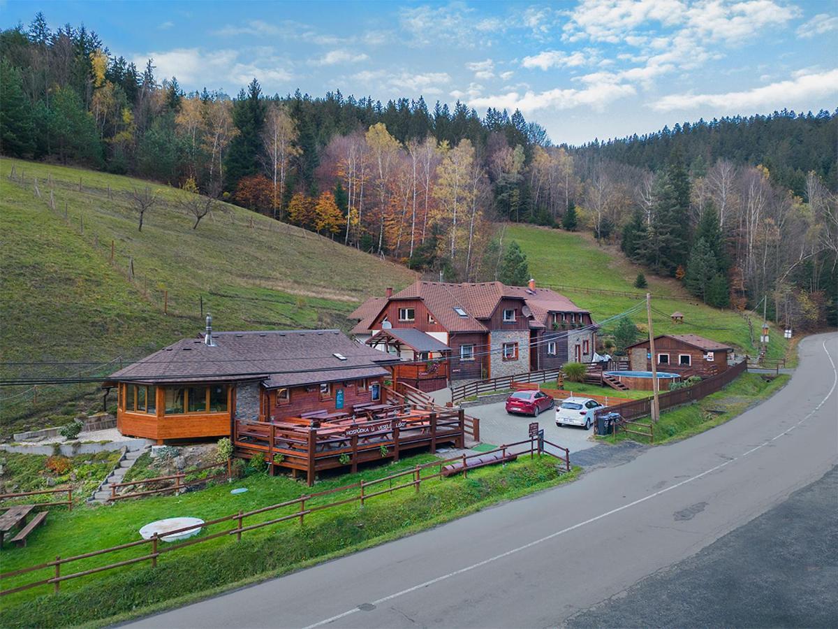 Hotel U Vesele Lisky Hutisko Exterior foto