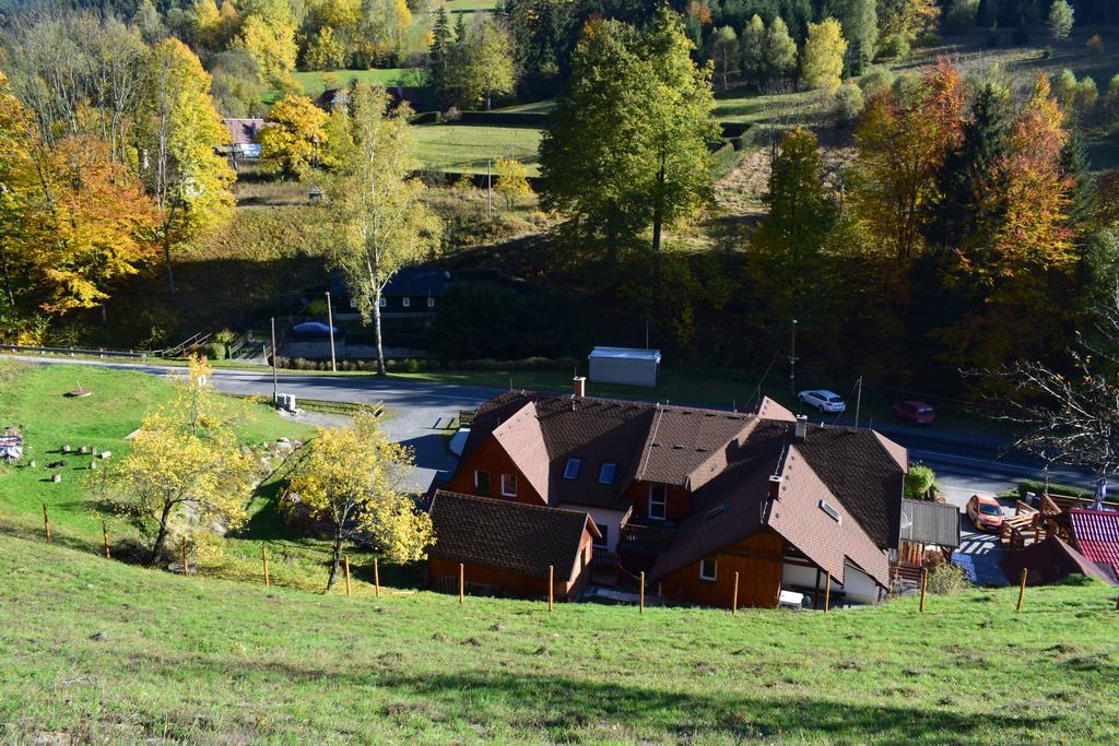 Hotel U Vesele Lisky Hutisko Exterior foto