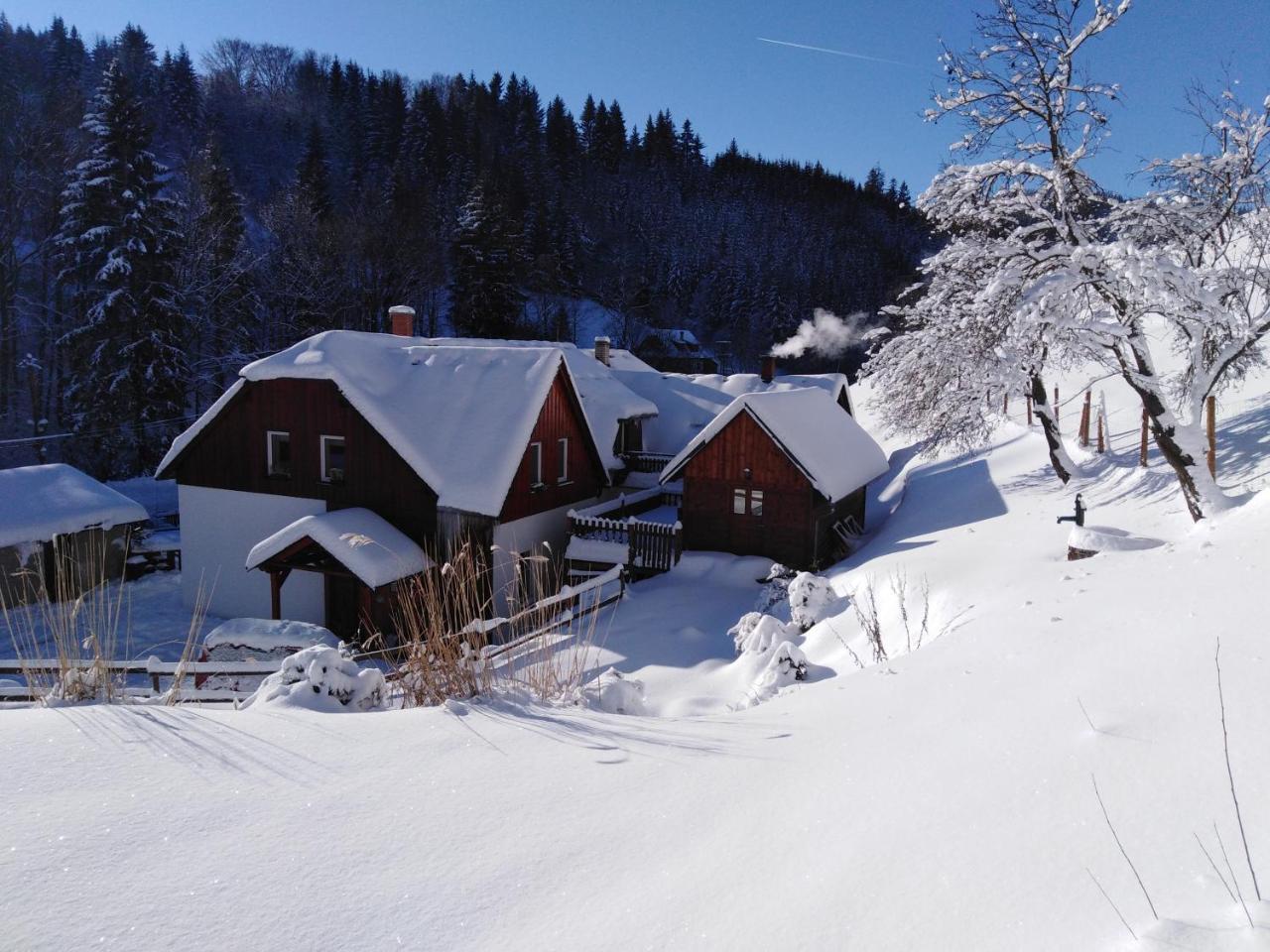 Hotel U Vesele Lisky Hutisko Exterior foto